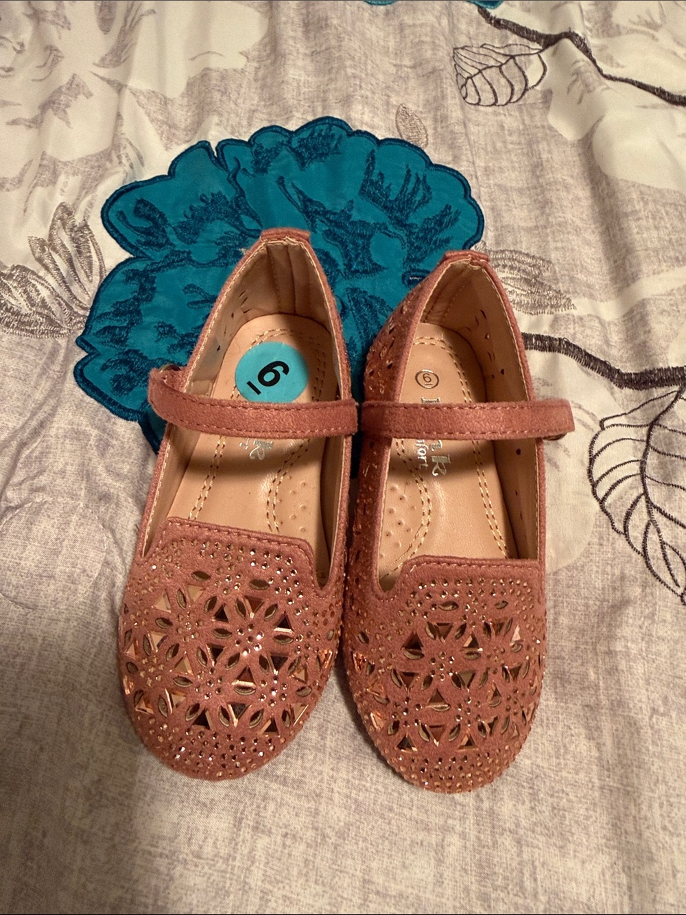 Link Girls' Rose Pink Mary Jane Flats with Laser-Cut Floral Design